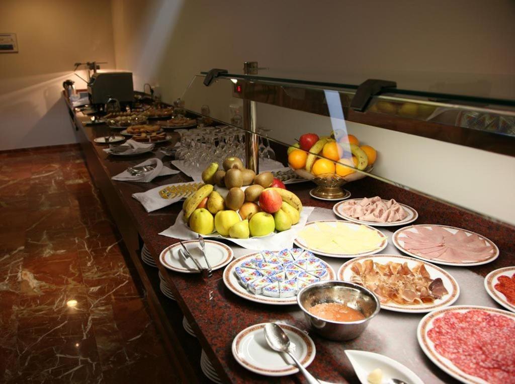 Tch Hotel Lorqui Ngoại thất bức ảnh